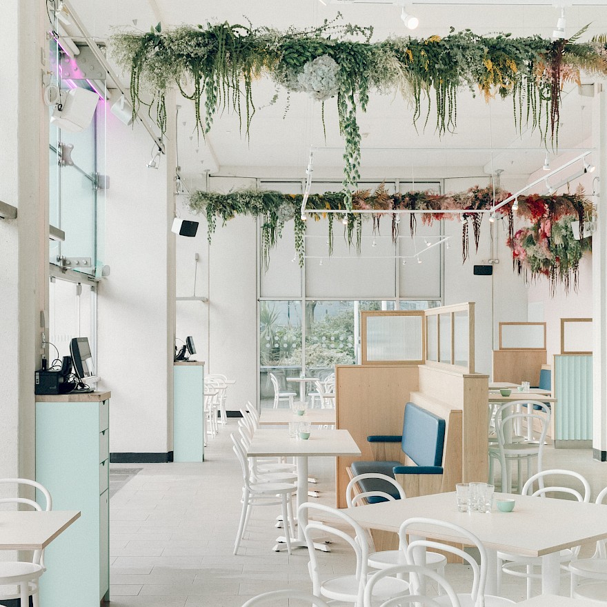 The interior of Ambulo.