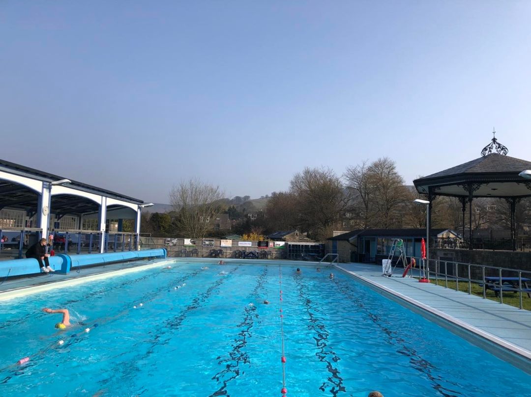 The outdoor Hathersage Swimming Pool.