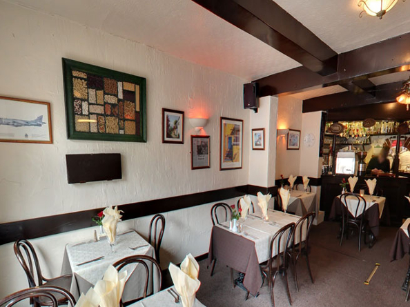 Interior of Piccolos.