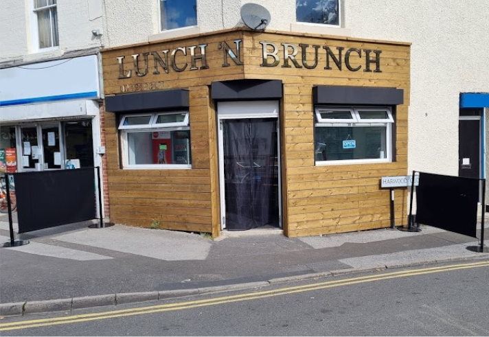 The exterior of Lunch 'N Brunch.