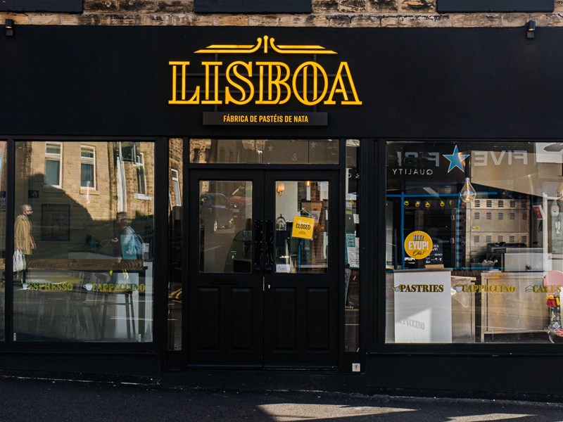 The entrance to Lisboa.