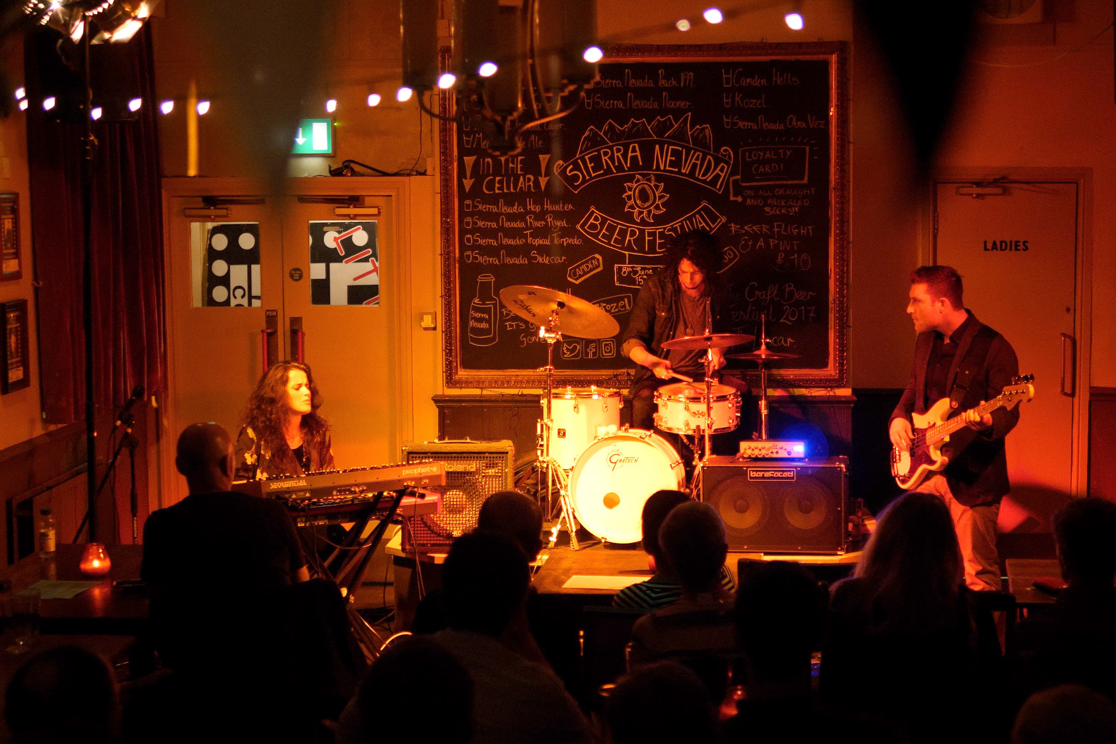 A band plays live in The Lescar.