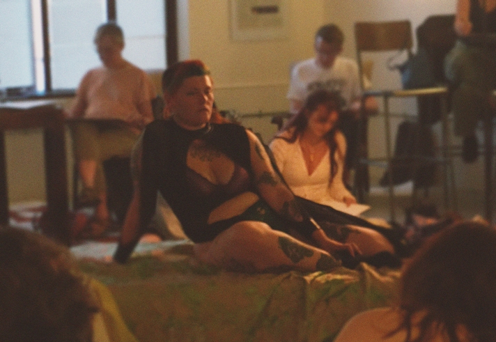 A life drawing class.