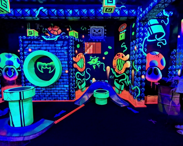Golf Fang glow in the dark golf course