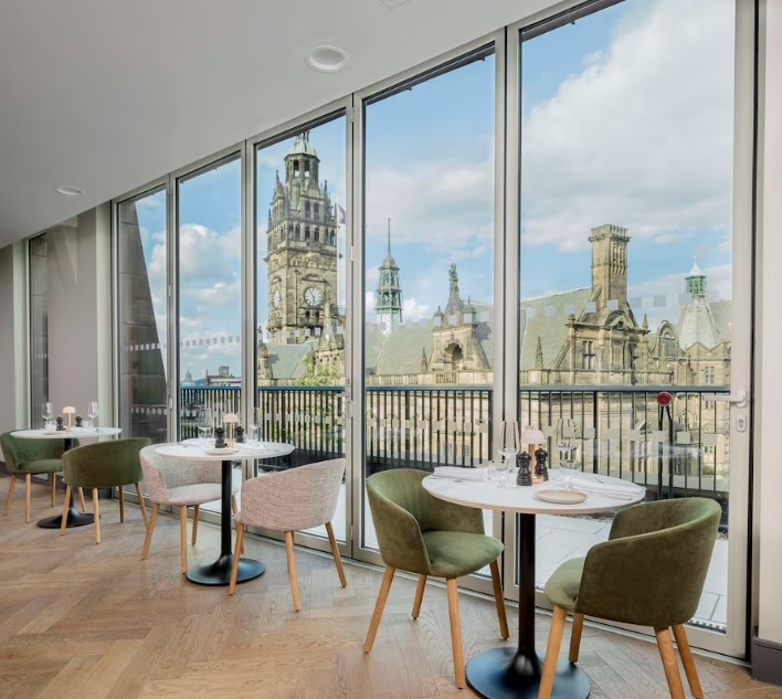 Interior og  The Rooftop by Radisson Blu.