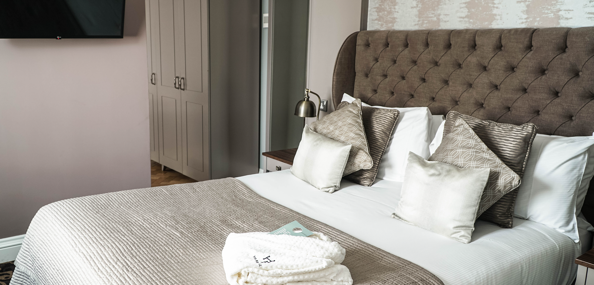 Bridal Suite at Halifax Hall